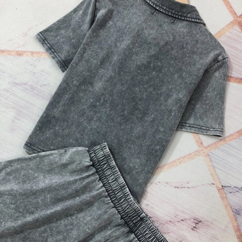 Affordable Unclassified Brand Short Suits 153570