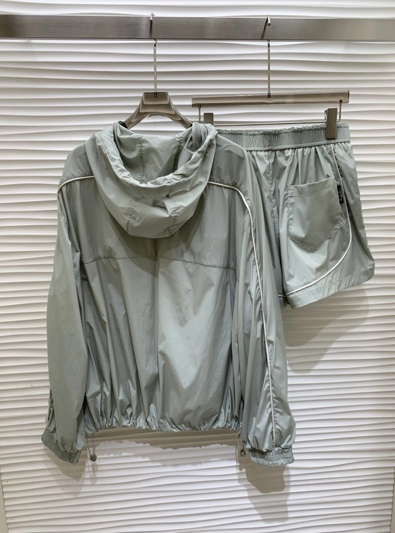 Comfortable Unclassified Brand Short Suits 153563
