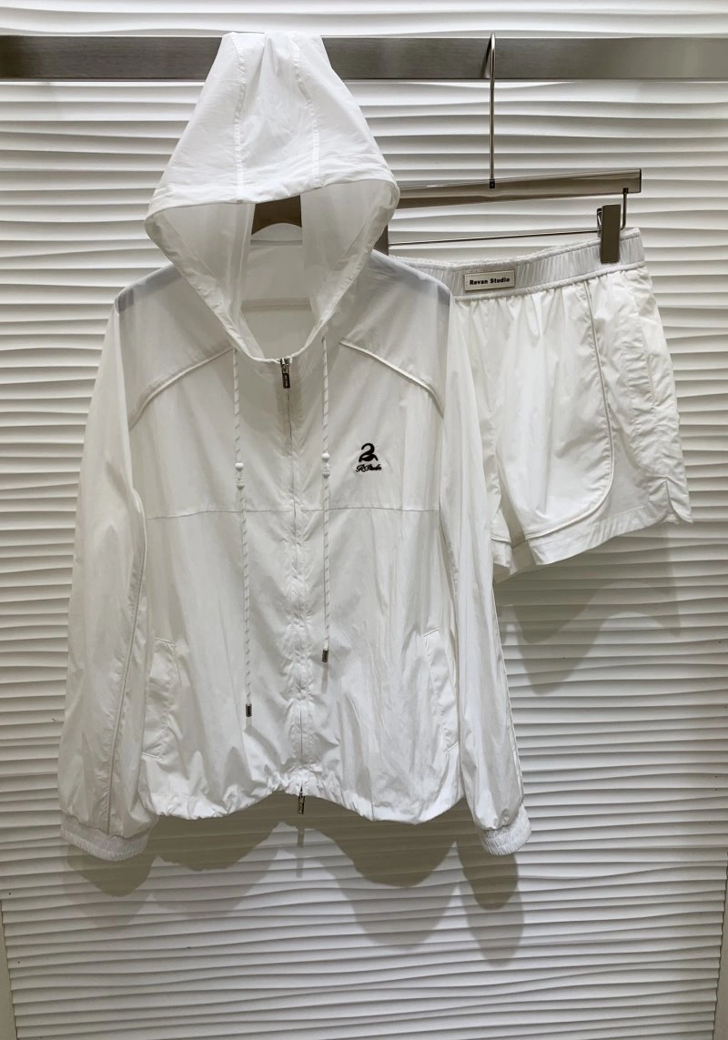 Cozy Unclassified Brand Short Suits 153560