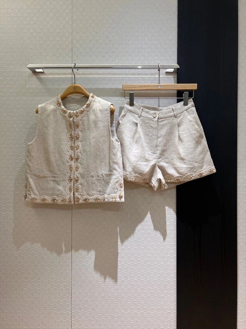 TravelReady Unclassified Brand Short Suits 153559