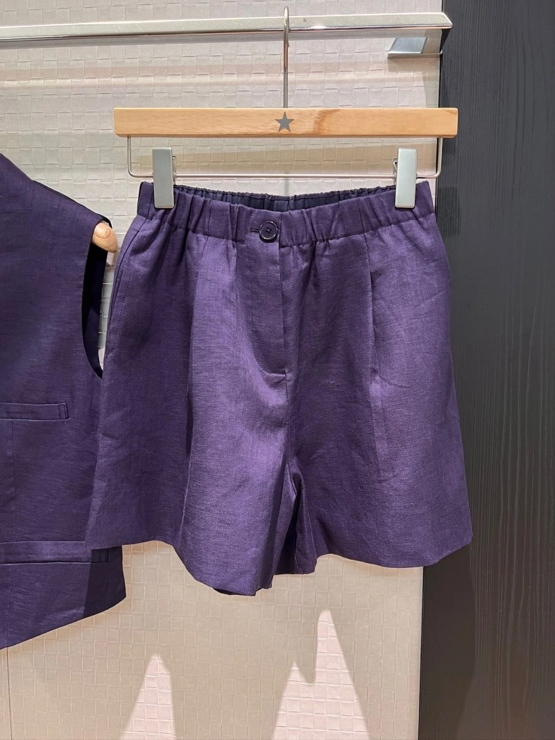 Minimalist Unclassified Brand Short Suits 153537