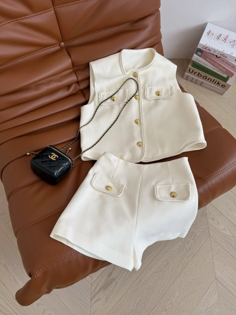 Sustainable Unclassified Brand Short Suits 153549
