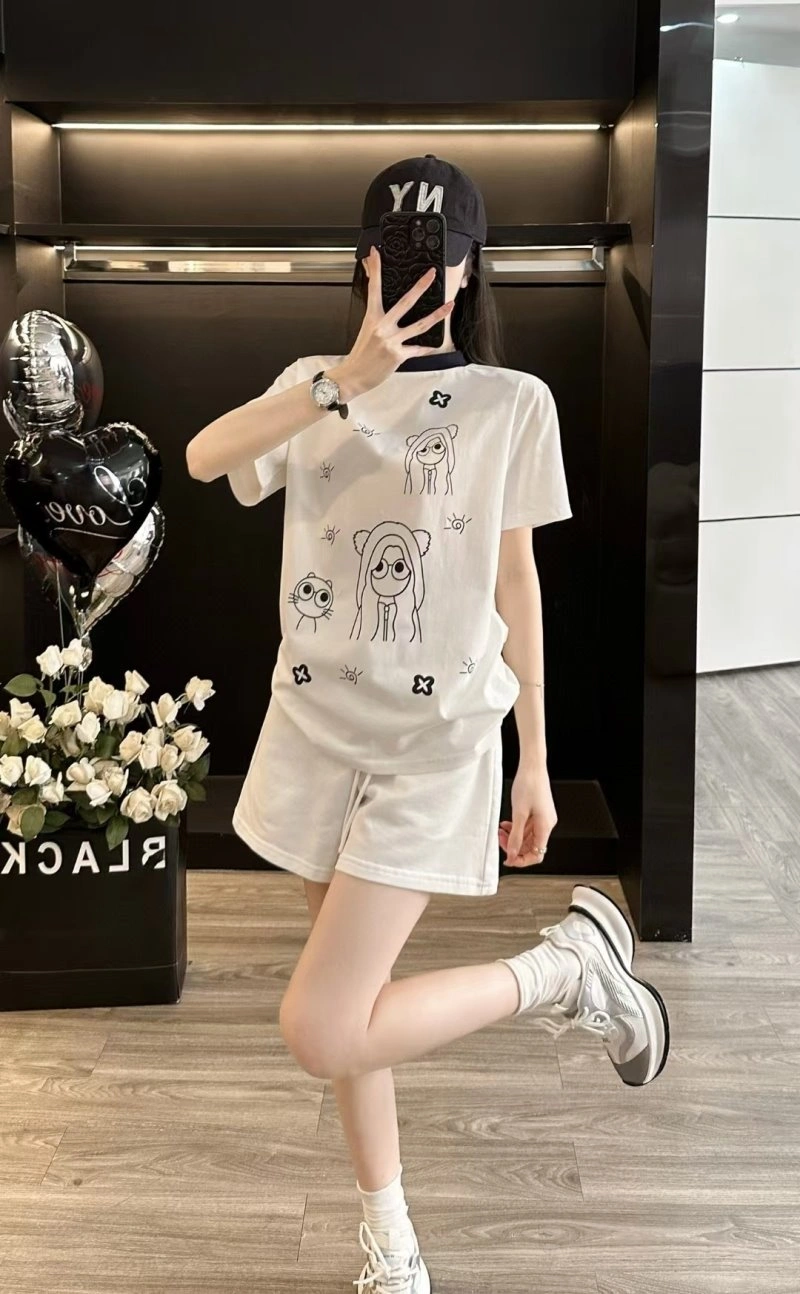 Unique Unclassified Brand Short Suits 152560