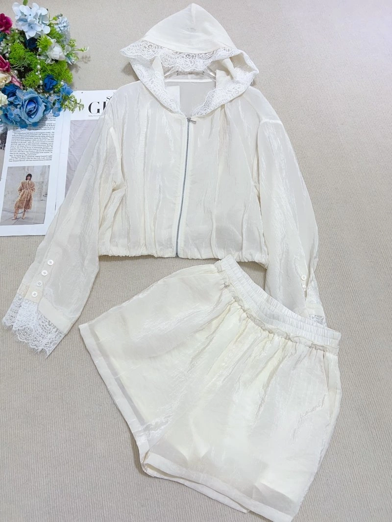 Colorful Unclassified Brand Short Suits 152565