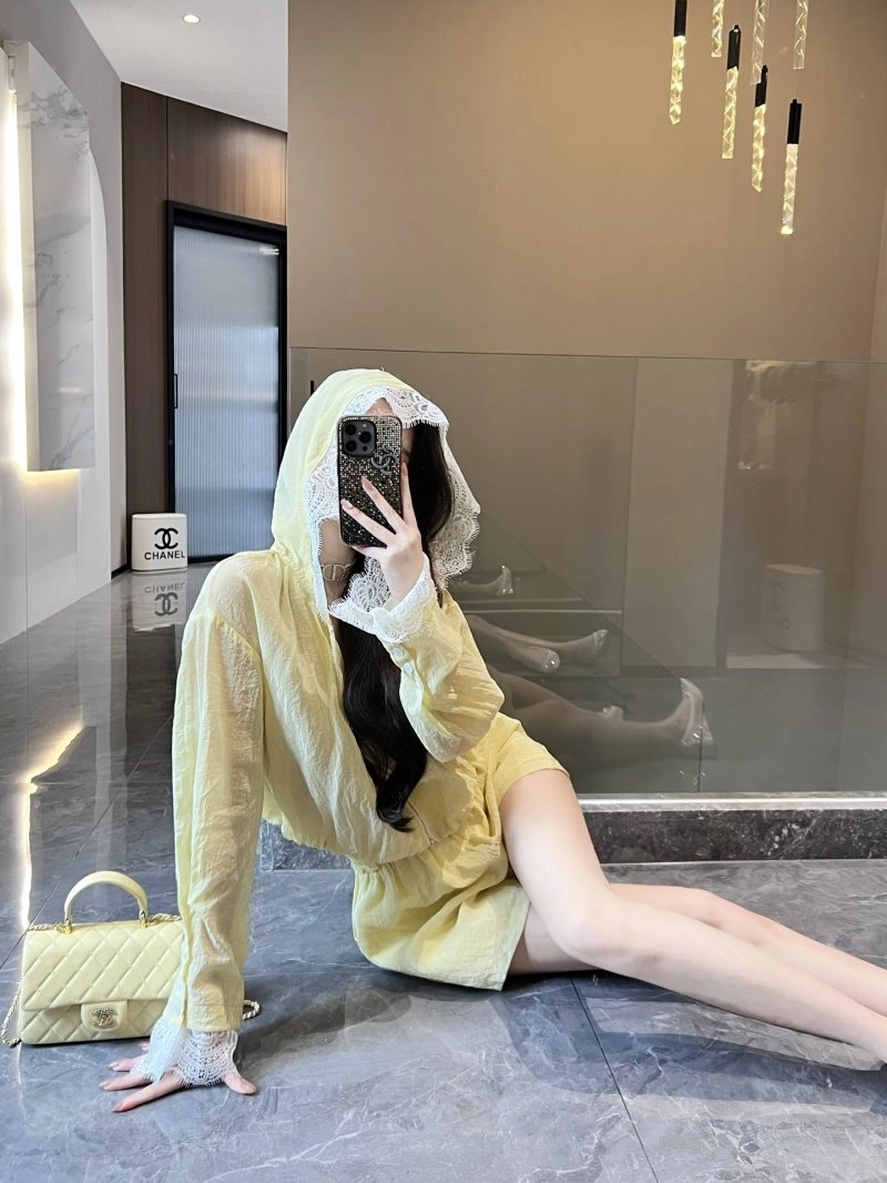 Snug Unclassified Brand Short Suits 152562