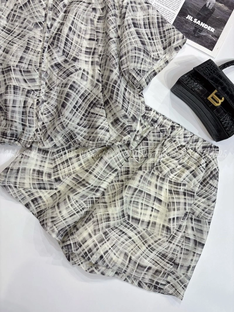 Soft Unclassified Brand Short Suits 152551