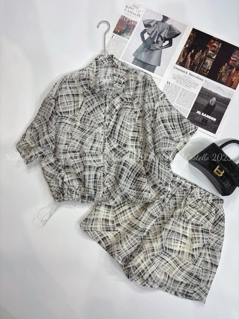 Soft Unclassified Brand Short Suits 152551