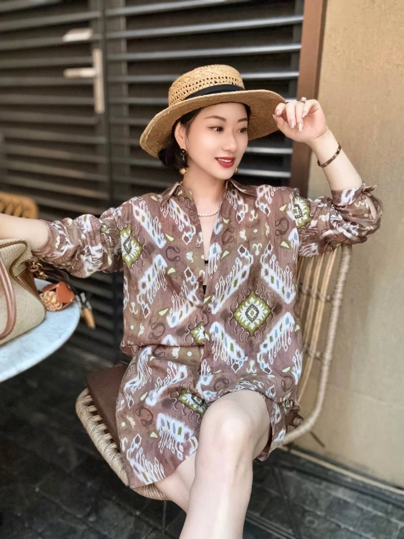 Durable Unclassified Brand Short Suits 152536