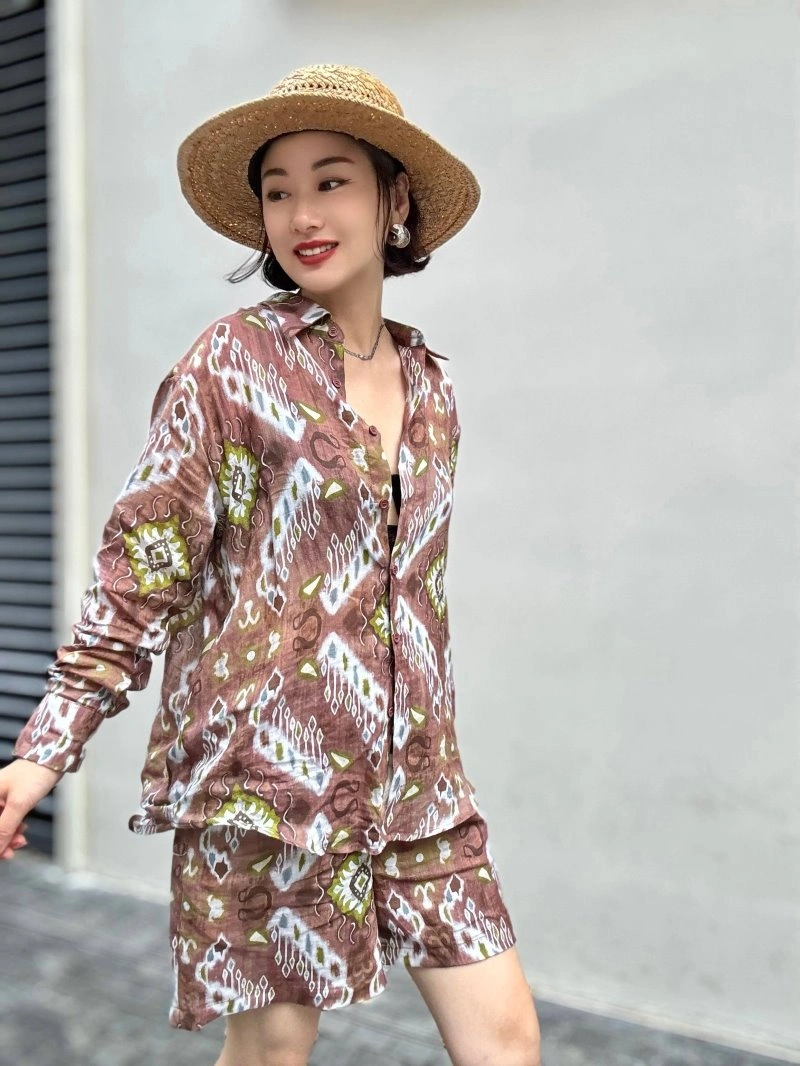 Durable Unclassified Brand Short Suits 152536