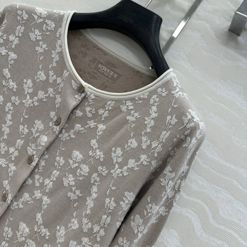 RelaxedFit Unclassified Brand Sweaters 150411