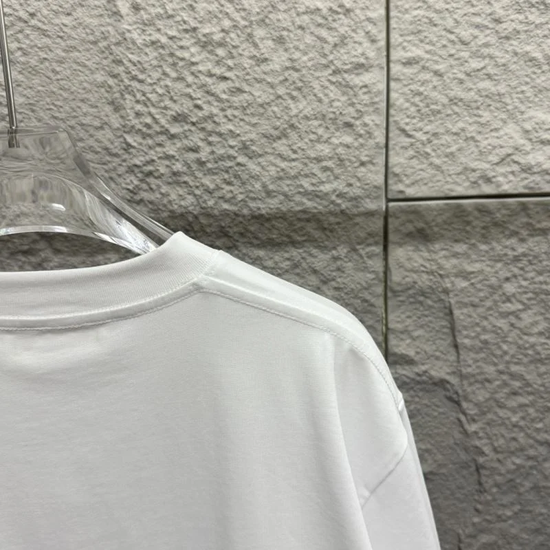 Upgraded Unclassified Brand T-Shirts 163475