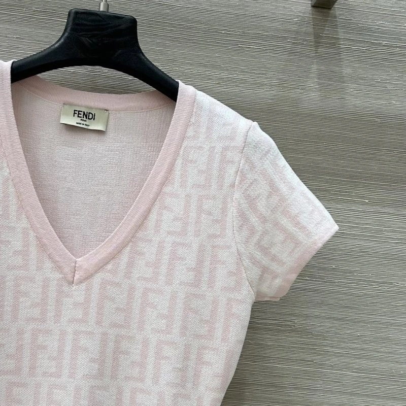 Tailored Unclassified Brand T-Shirts 152087