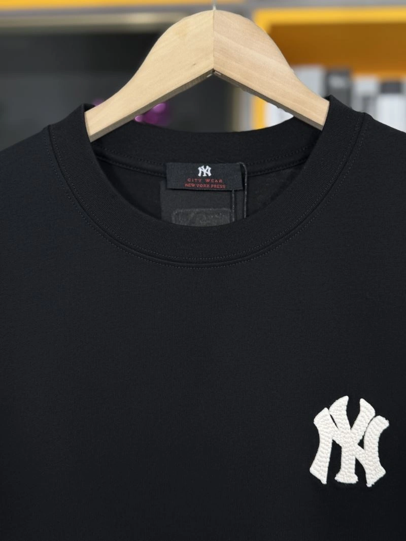 ModernLook Unclassified Brand T-Shirts 162357