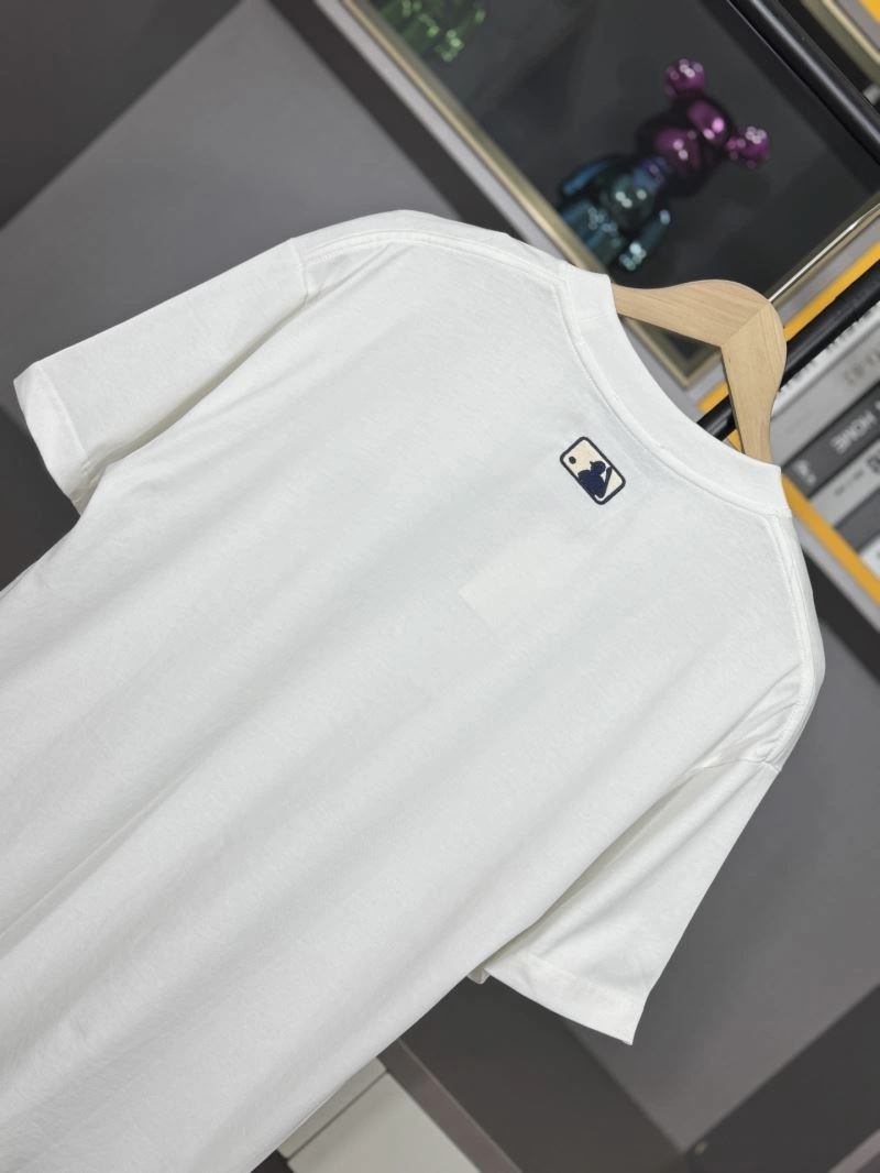 Trendsetting Unclassified Brand T-Shirts 162361