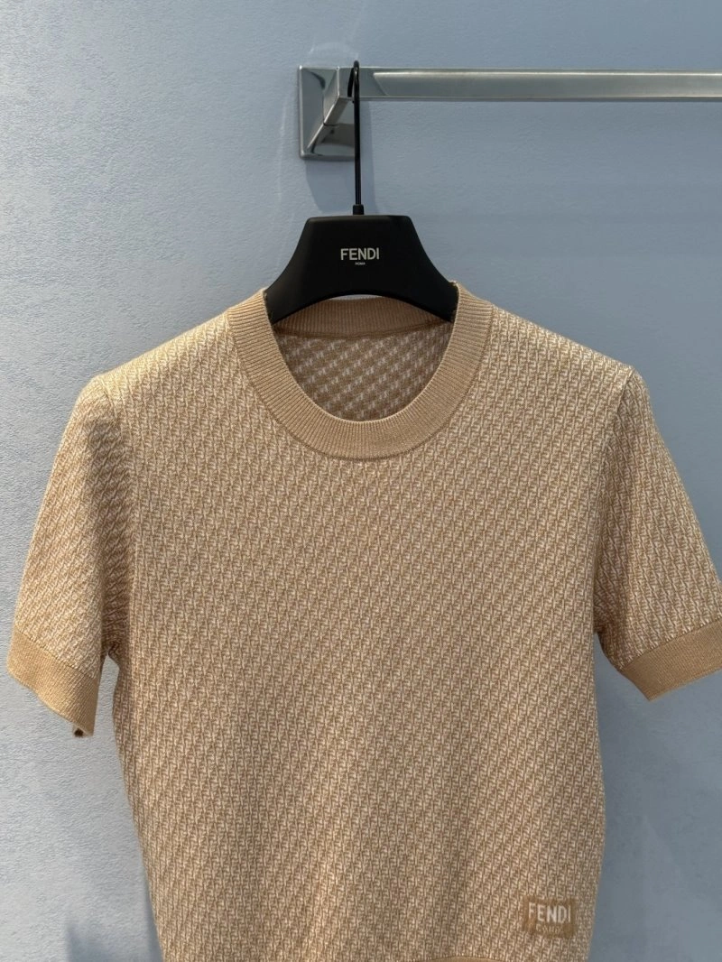 Casual Unclassified Brand T-Shirts 150401
