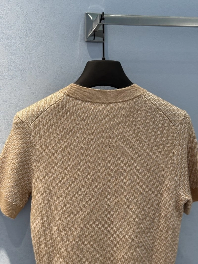 Casual Unclassified Brand T-Shirts 150401