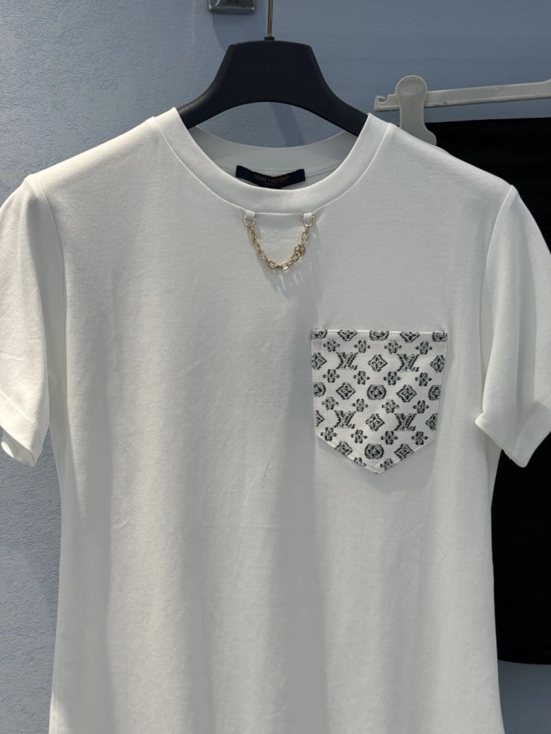 WrinkleFree Unclassified Brand T-Shirts 150351