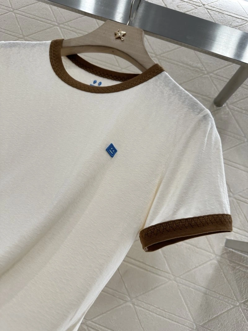 Versatile Unclassified Brand T-Shirts 150299