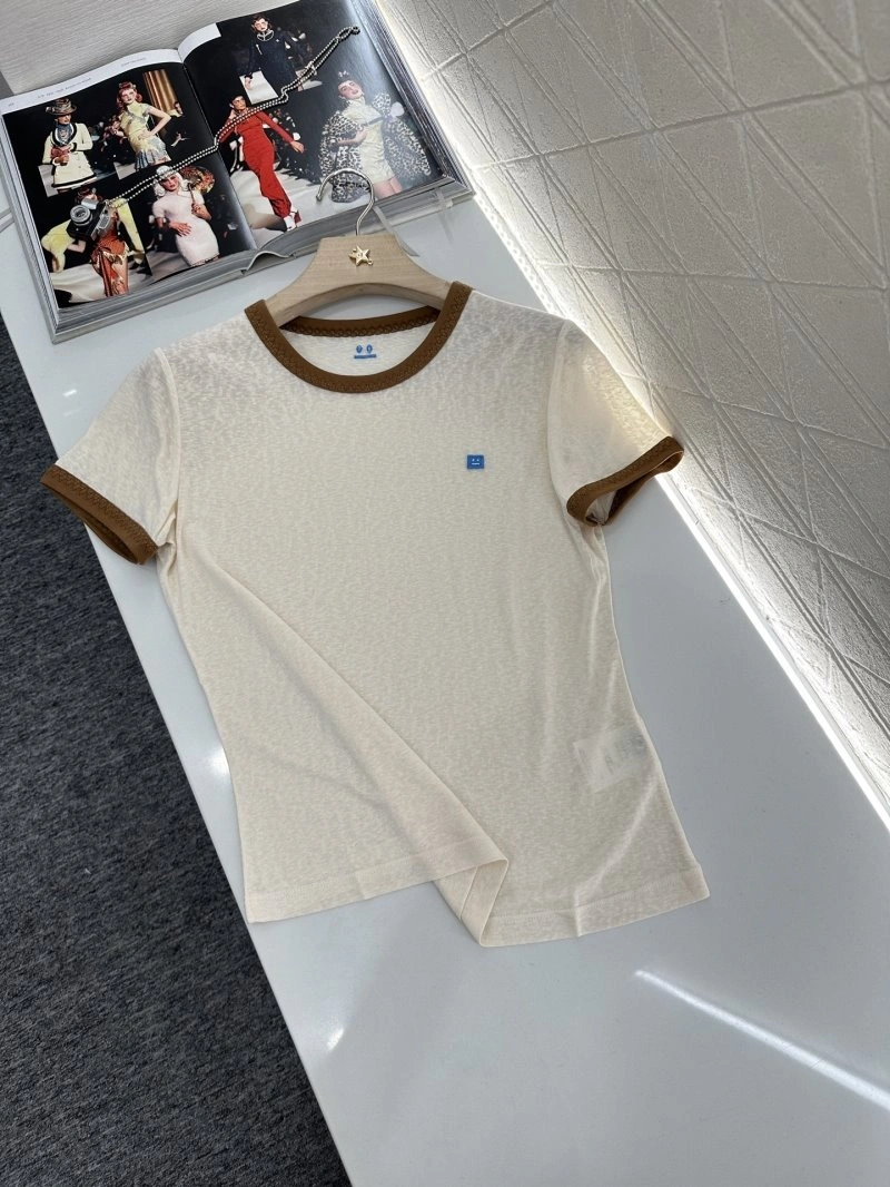 Versatile Unclassified Brand T-Shirts 150299