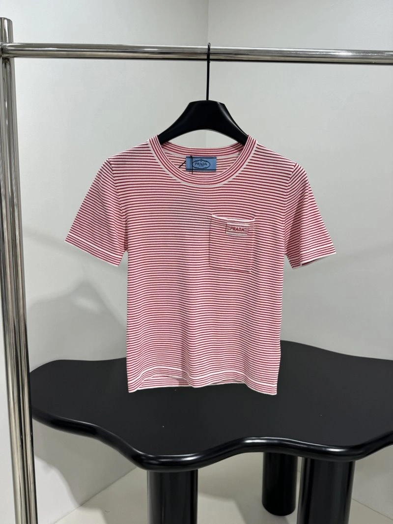 Cozy Unclassified Brand T-Shirts 155370