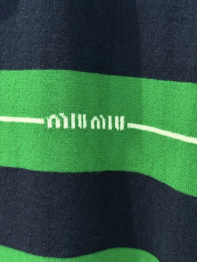 Minimalist Unclassified Brand T-Shirts 155359