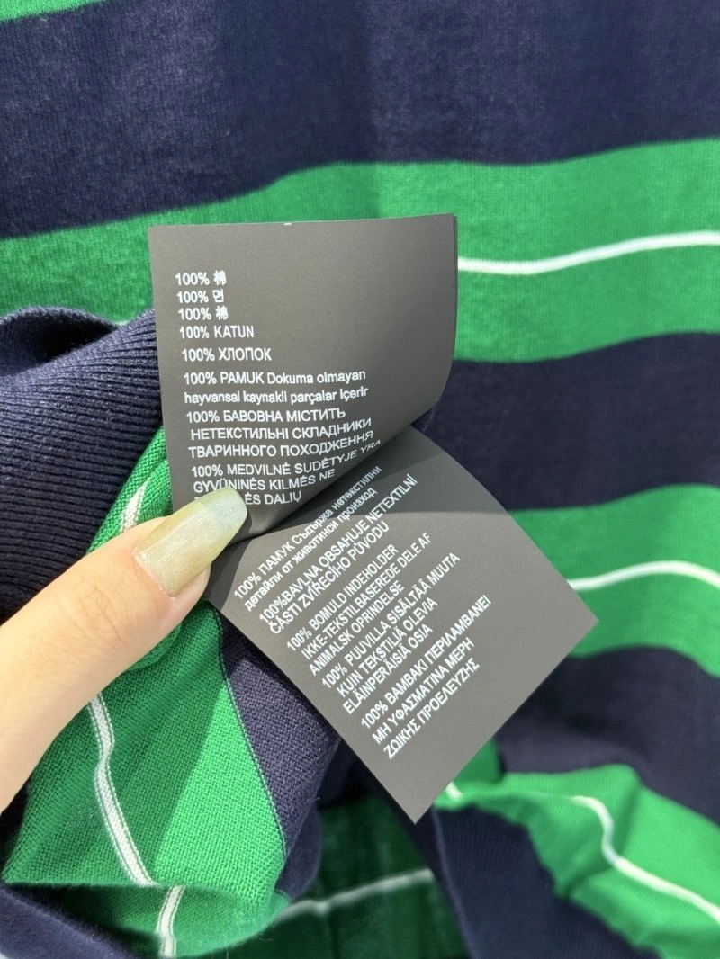 Minimalist Unclassified Brand T-Shirts 155359