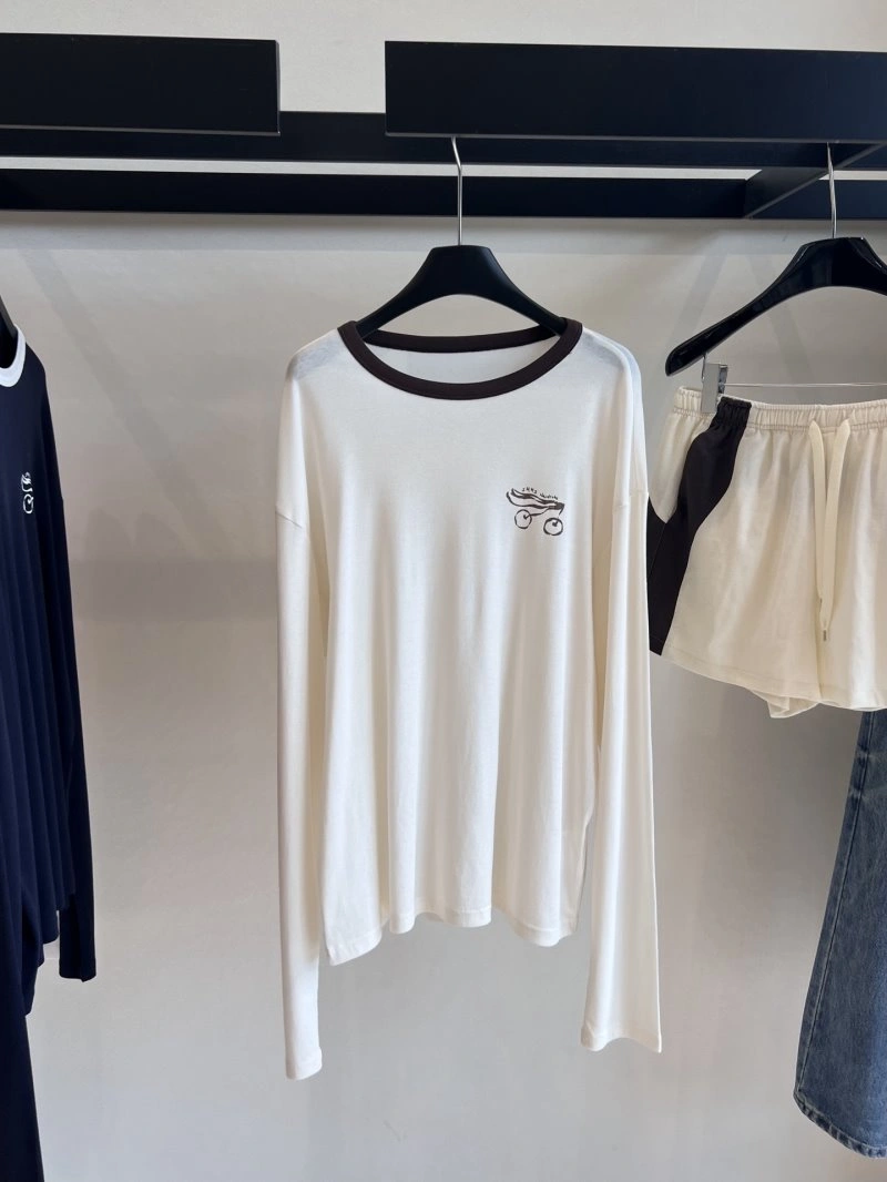 UrbanChic Unclassified Brand T-Shirts 155352
