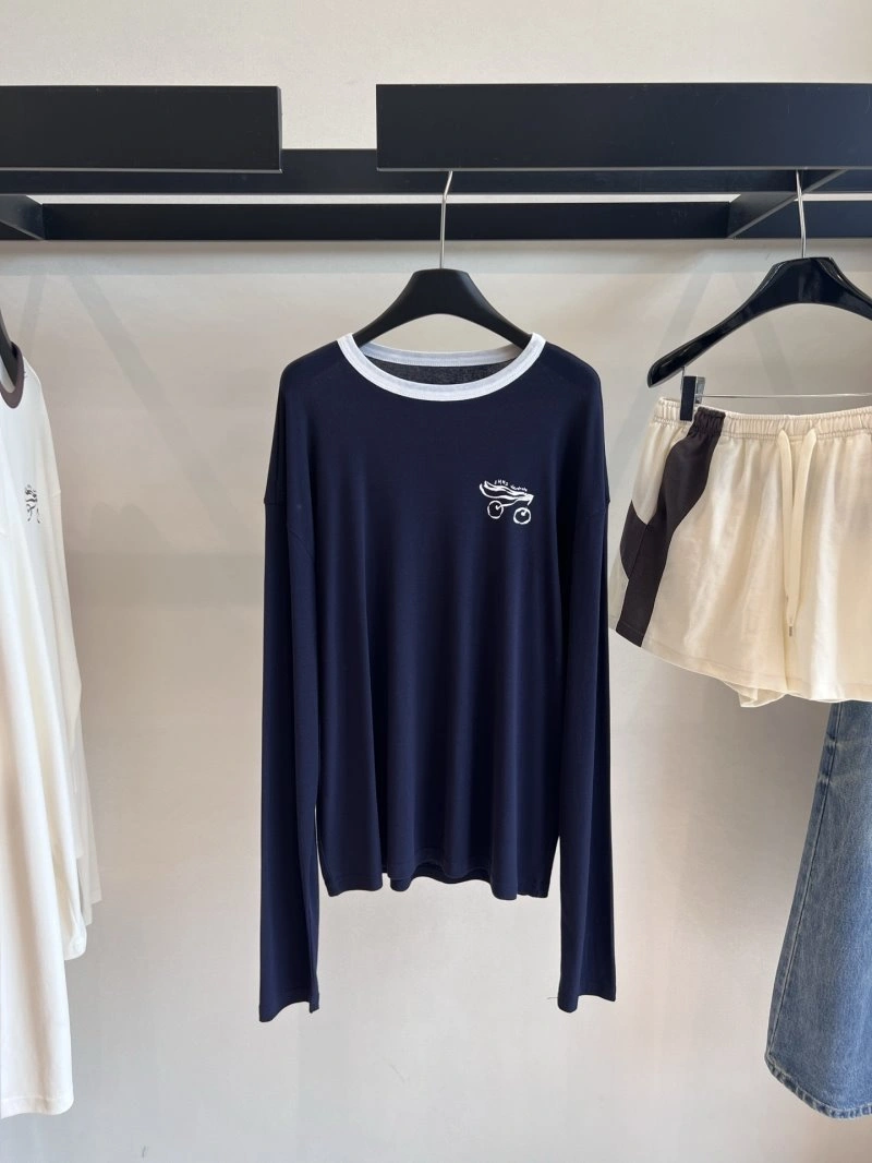 UrbanChic Unclassified Brand T-Shirts 155352