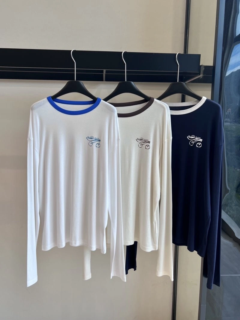 UrbanChic Unclassified Brand T-Shirts 155352