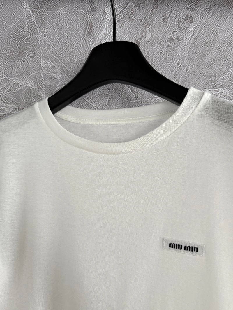 Trendy Unclassified Brand T-Shirts 155317