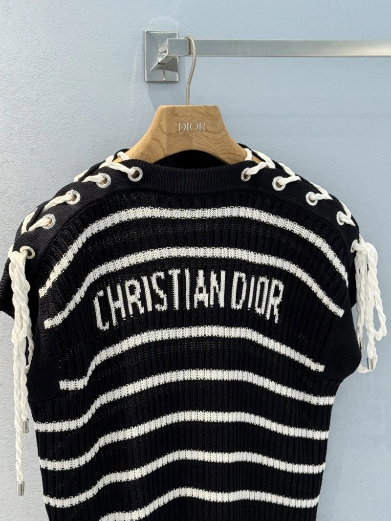 Supportive Unclassified Brand T-Shirts 155314