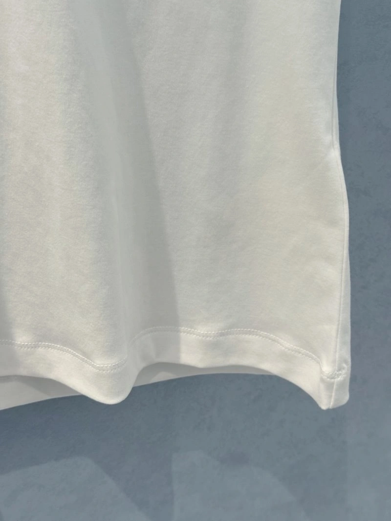 Versatile Unclassified Brand T-Shirts 155306