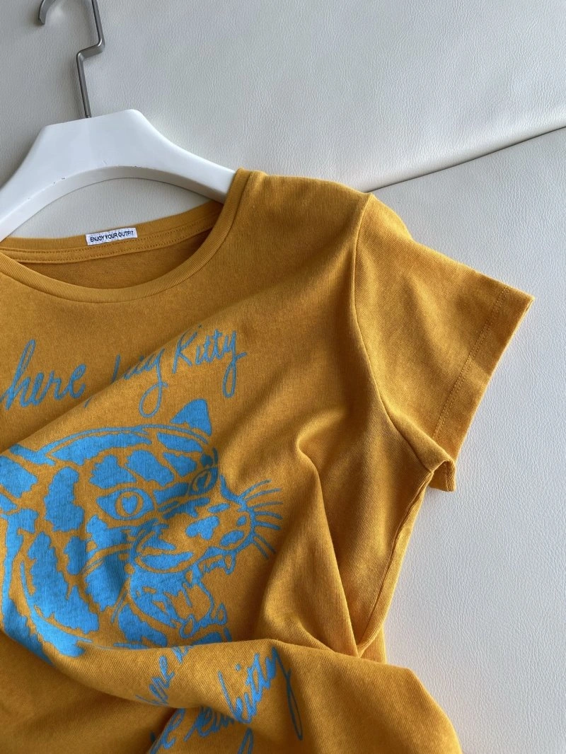 Versatile Unclassified Brand T-Shirts 155292