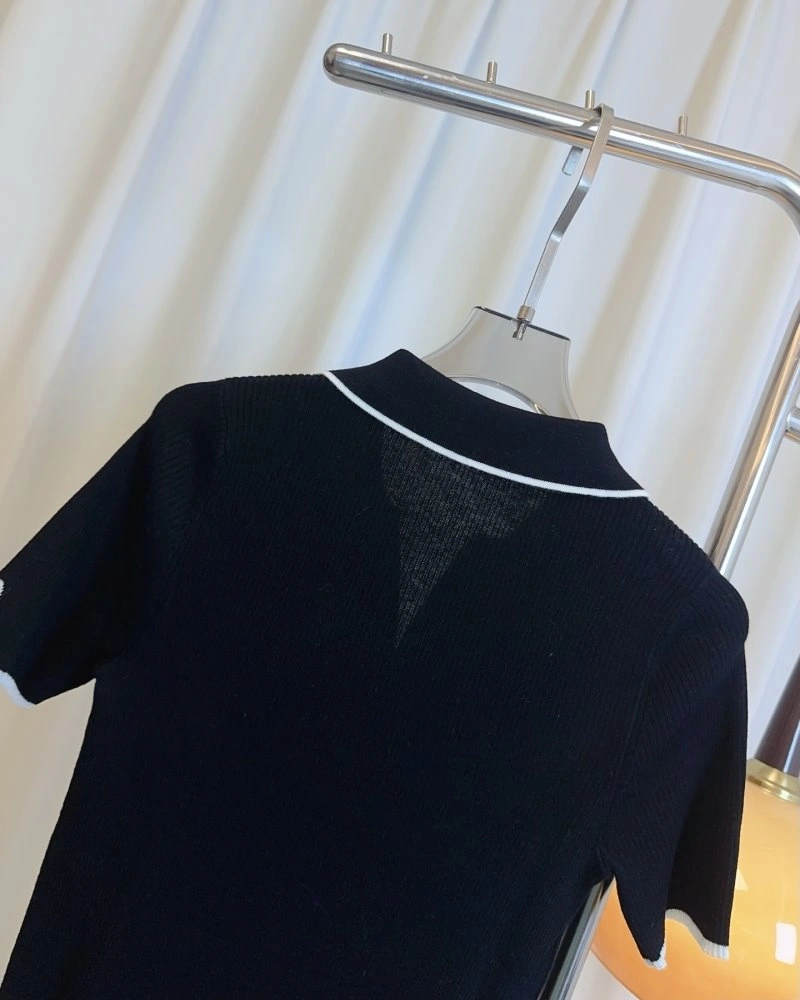 Versatile Unclassified Brand T-Shirts 155277