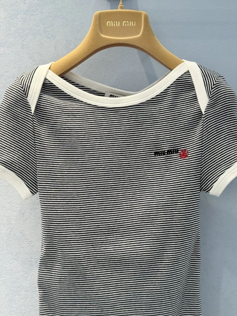 Vibrant Unclassified Brand T-Shirts 155254