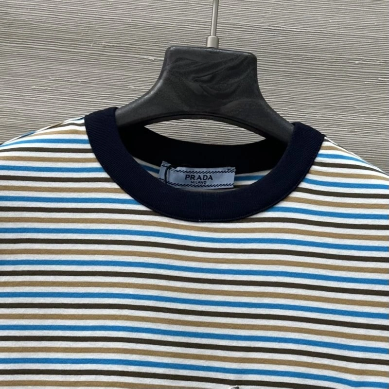 Bold Unclassified Brand T-Shirts 155266
