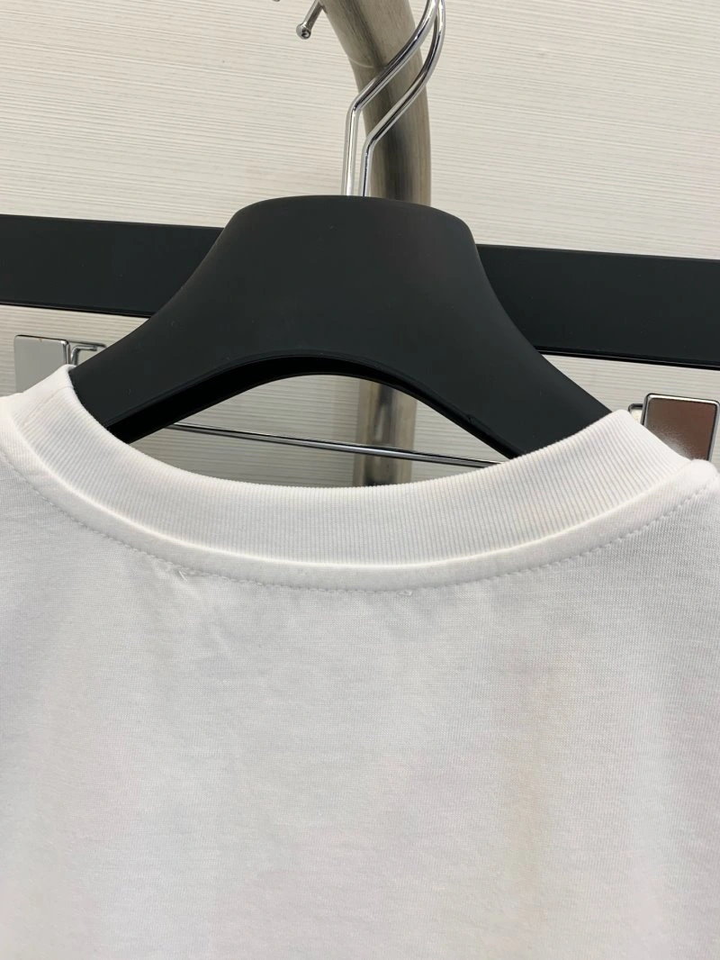 Fashionable Unclassified Brand T-Shirts 147339