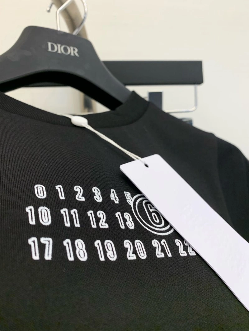 Durable Unclassified Brand T-Shirts 147328