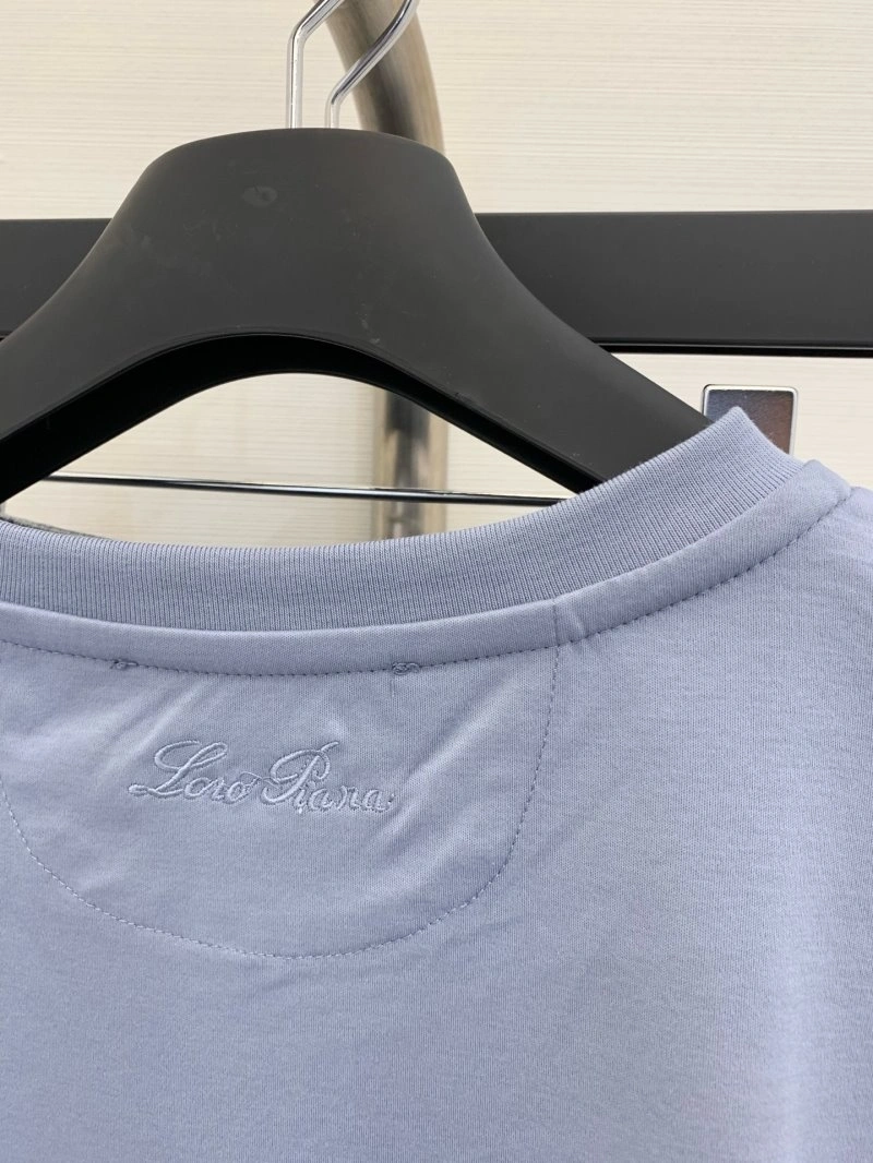 FlexibleFit Unclassified Brand T-Shirts 147282