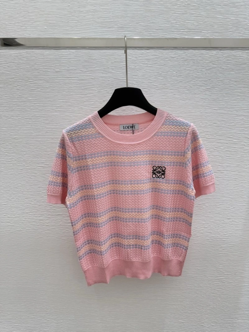 Versatile Unclassified Brand T-Shirts 147236