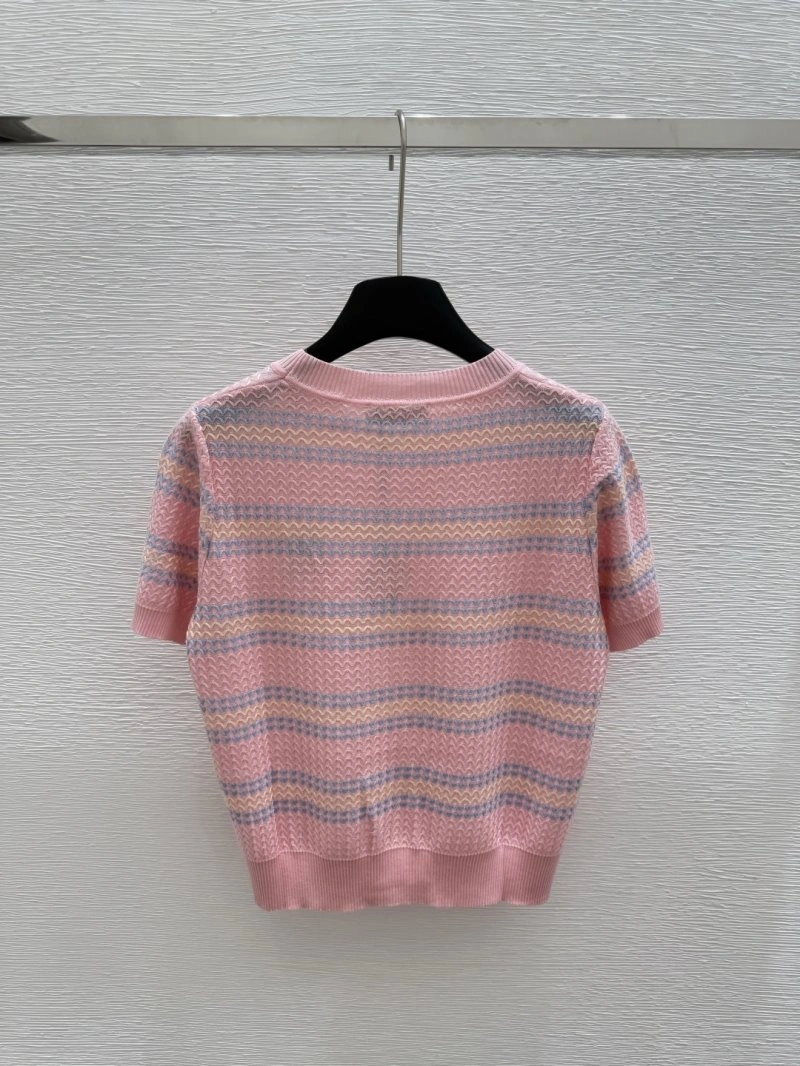 Versatile Unclassified Brand T-Shirts 147236
