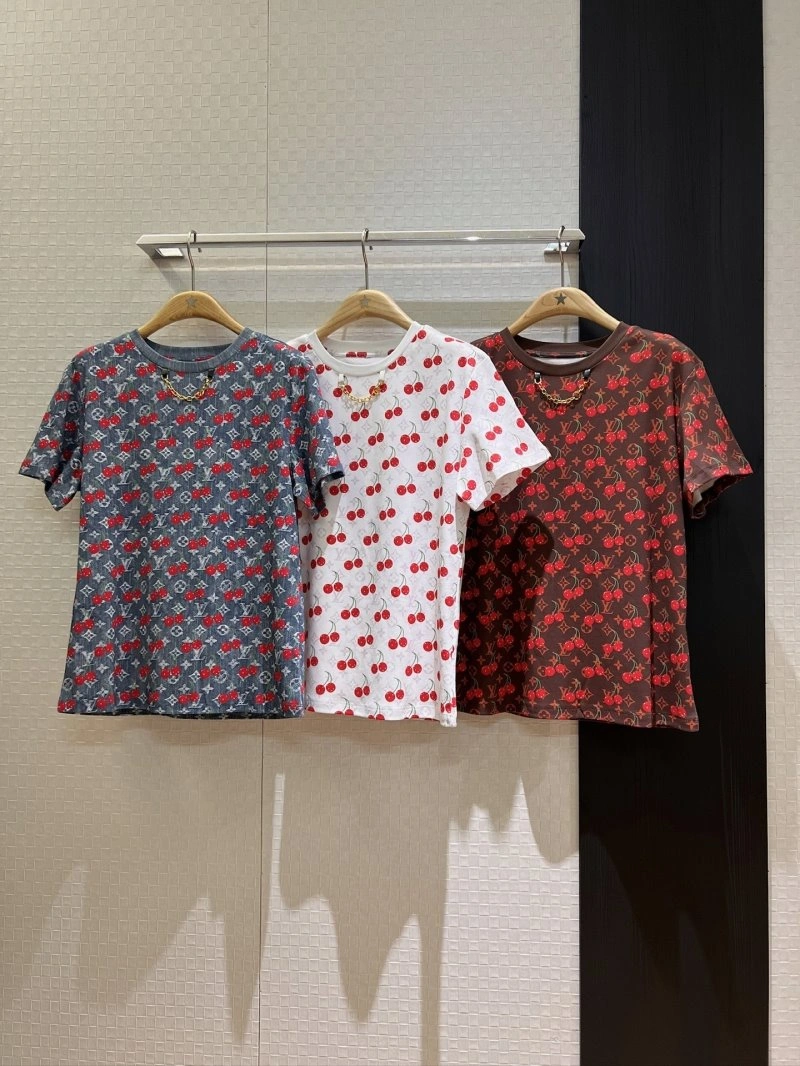 Chic Unclassified Brand T-Shirts 147220