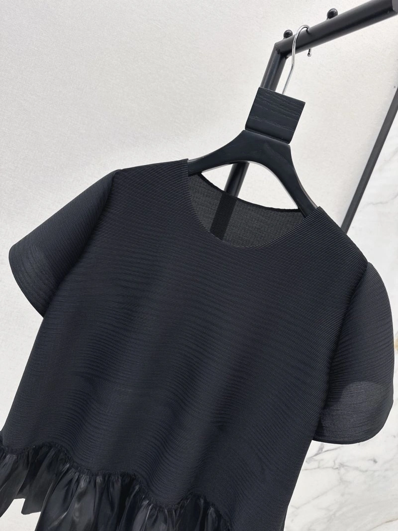 Minimalist Unclassified Brand T-Shirts 147218