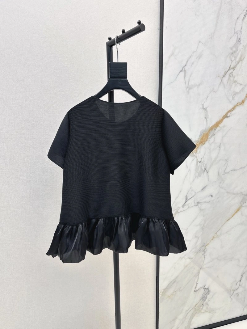 Minimalist Unclassified Brand T-Shirts 147218