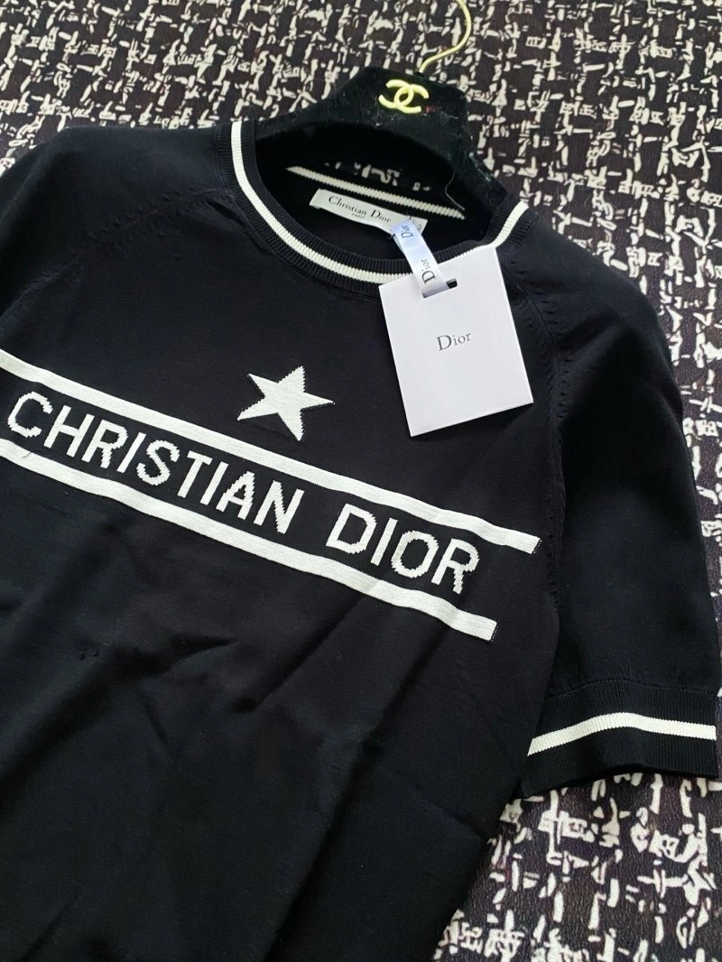 Lightweight Unclassified Brand T-Shirts 147201