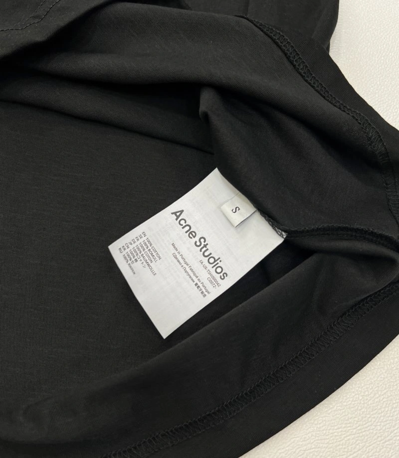 OdorResistant Unclassified Brand T-Shirts 147186