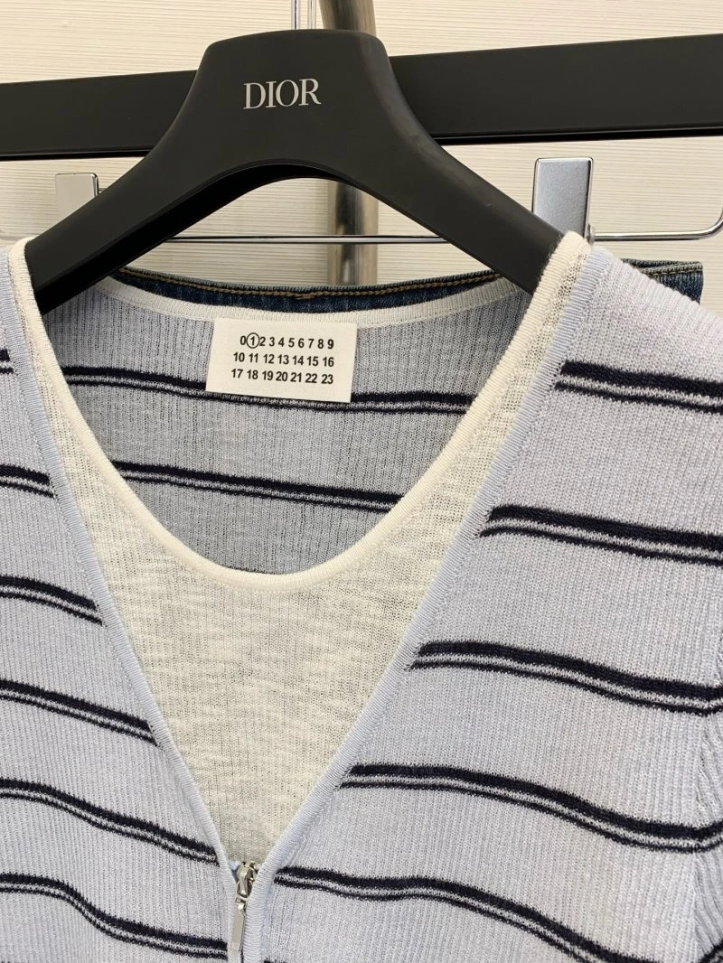 Packable Unclassified Brand T-Shirts 147194
