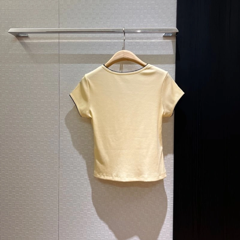 Bold Unclassified Brand T-Shirts 147141