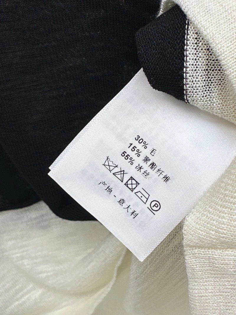 Neat Unclassified Brand T-Shirts 147134