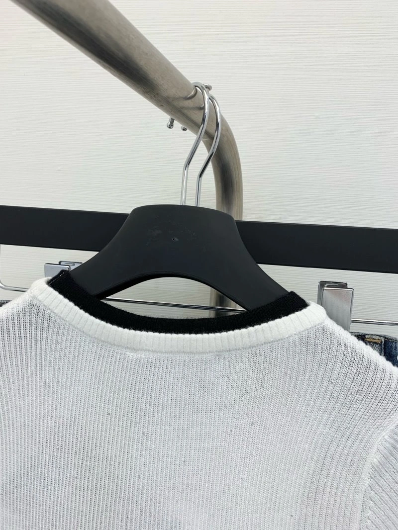 NewStyle Unclassified Brand T-Shirts 147105